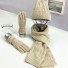 Set aus Wintermütze und Schal für Damen mit Handschuhe beige