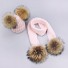 Set aus Wintermütze und Schal für Kinder mit Pompons rosa