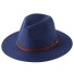 Slamený klobúk s opaskom tmavo modrá