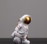 Soška kosmonaut a měsíc 8
