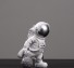 Statuetka astronauty i księżyca 7