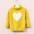 Sweter dziewczęcy z sercem L604 żółty