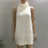 Sweterkowa mini sukienka damska z odkrytymi plecami biały